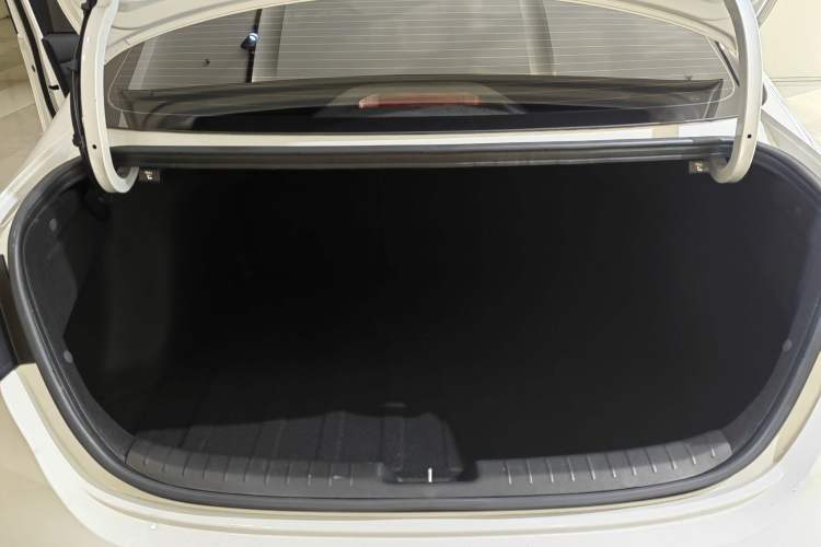 Used Kia K3 2021 Revised 1.5L CVT Fashion Edition Interior 7