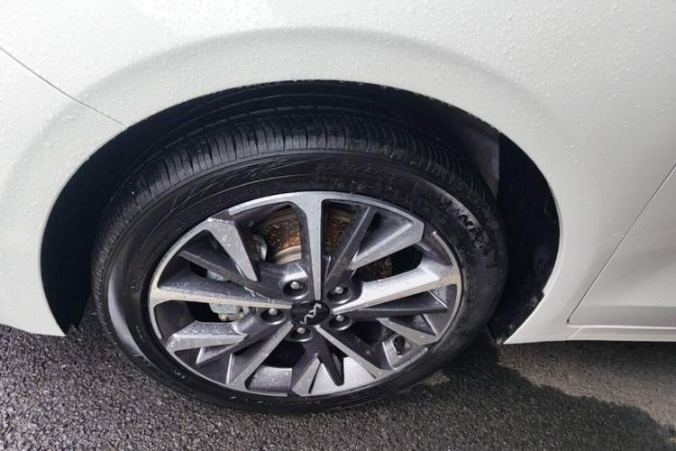 Used Kia K3 2021 Revised 1.5L CVT Fashion Edition Left Front Wheel Hub