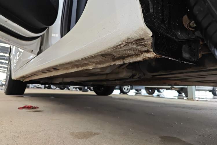 Used Kia K3 2021 Revised 1.5L CVT Fashion Edition Left Side Sill
