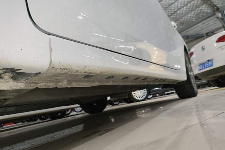 Used Kia K3 2021 Revised 1.5L CVT Fashion Edition Left Side Sill