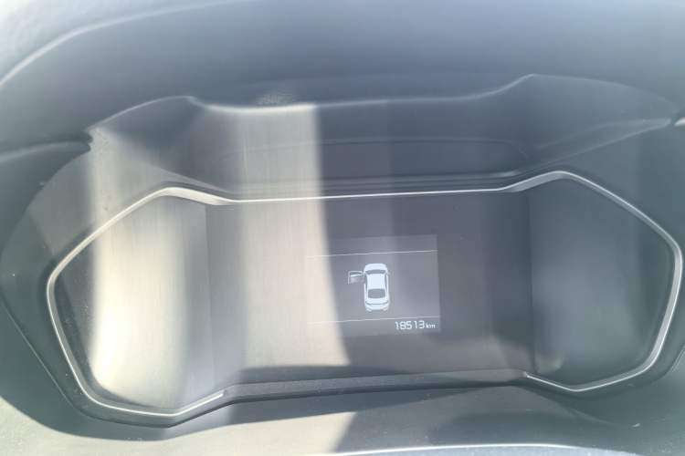 Used Kia K3 2021 1.5L CVT Youth Edition Odometer Close Up