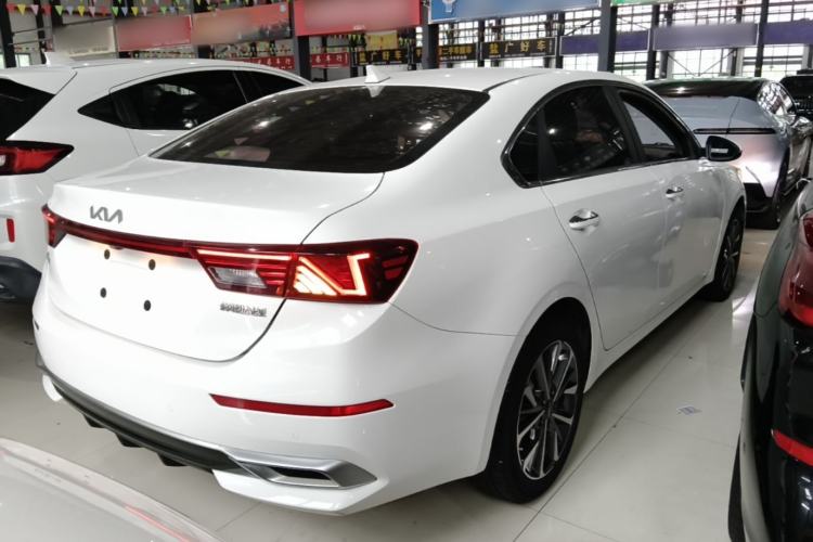 Used Kia K3 2021 Revised 1.5L CVT Fashion Edition Rear Right 45 Deg