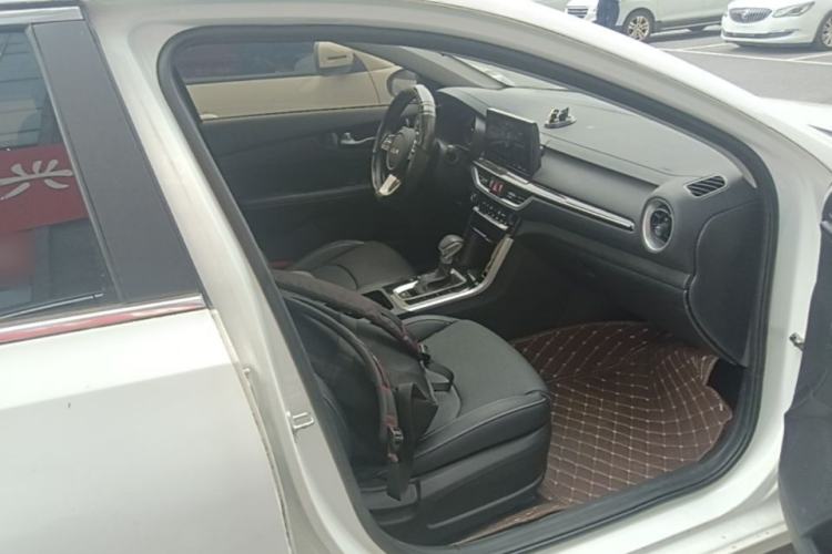 Used Kia K3 2021 Revised 1.5L CVT Fashion Edition Right Front Seat