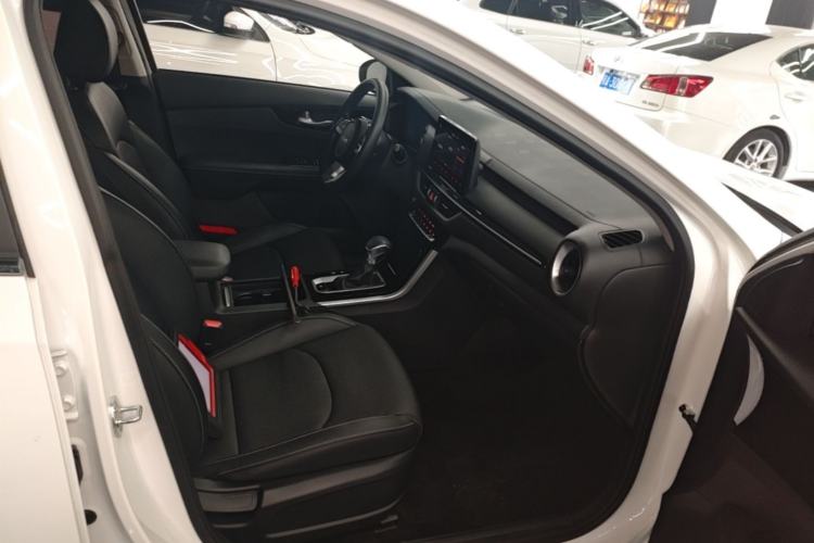 Used Kia K3 2021 Revised 1.5L CVT Fashion Edition Right Front Seat