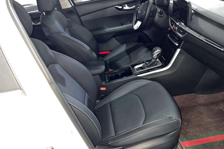 Used Kia K3 2021 Revised 1.5L CVT Fashion Edition Right Front Seat