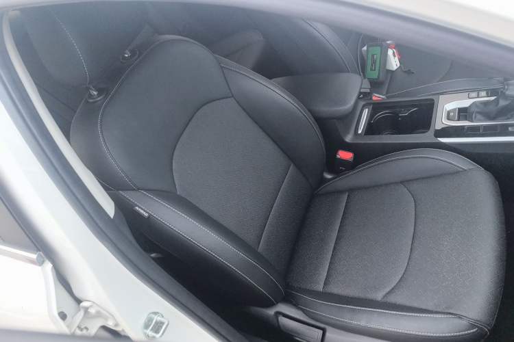 Used Kia K3 2021 Revised 1.5L CVT Fashion Edition Right Front Seat