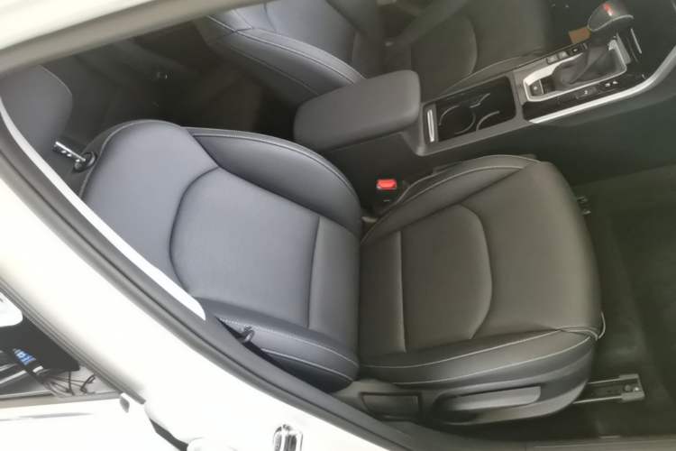 Used Kia K3 2021 1.5L CVT Luxury Edition Right Front Seat