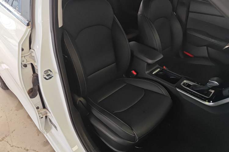 Used Kia K3 2021 Revised 1.5L CVT Fashion Edition Right Front Seat