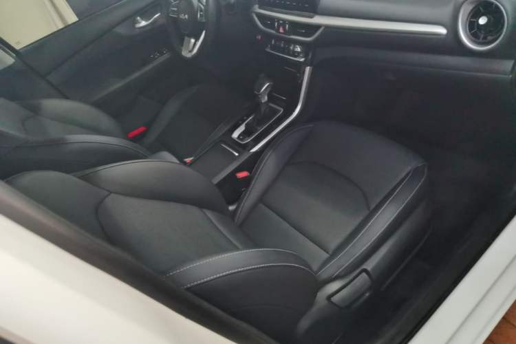Used Kia K3 2021 Revised 1.5L CVT Youth Edition Right Front Seat