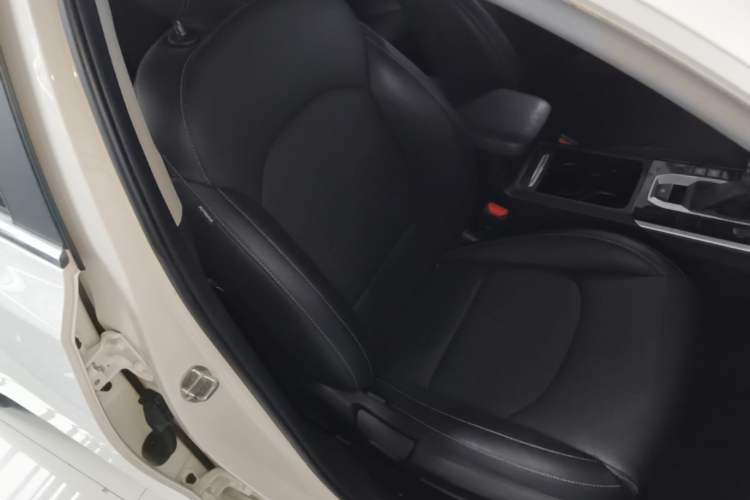 Used Kia K3 2021 Revised 1.5L CVT Fashion Edition Right Front Seat