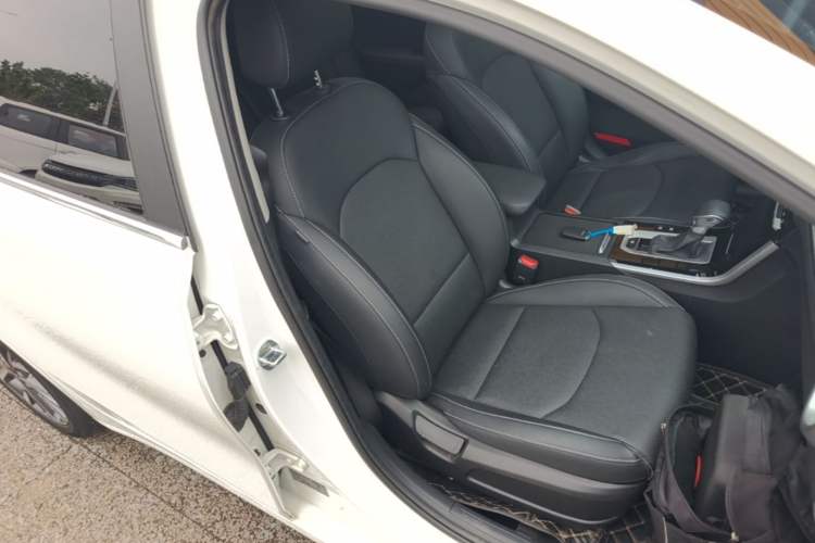 Used Kia K3 2021 Revised 1.5L CVT Fashion Edition Right Front Seat