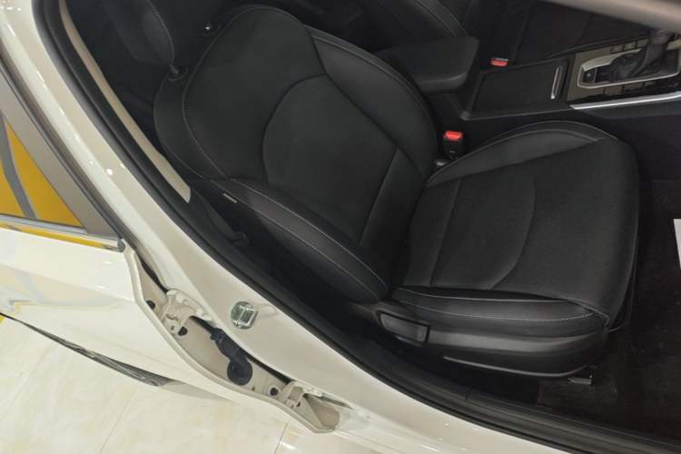 Used Kia K3 2021 Revised 1.5L CVT Fashion Edition Right Front Seat