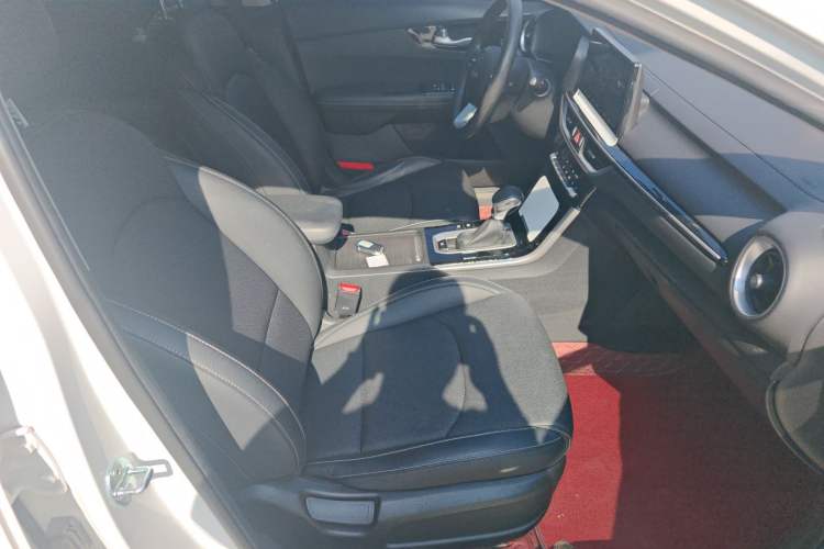 Used Kia K3 2021 Revised 1.5L CVT Fashion Edition Right Front Seat