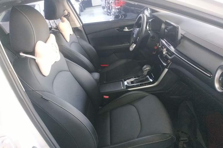 Used Kia K3 2021 Revised 1.5L CVT Fashion Edition Right Front Seat