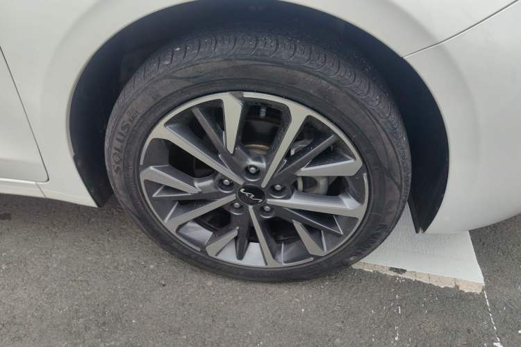 Used Kia K3 2021 Revised 1.5L CVT Fashion Edition Right Front Wheel Hub