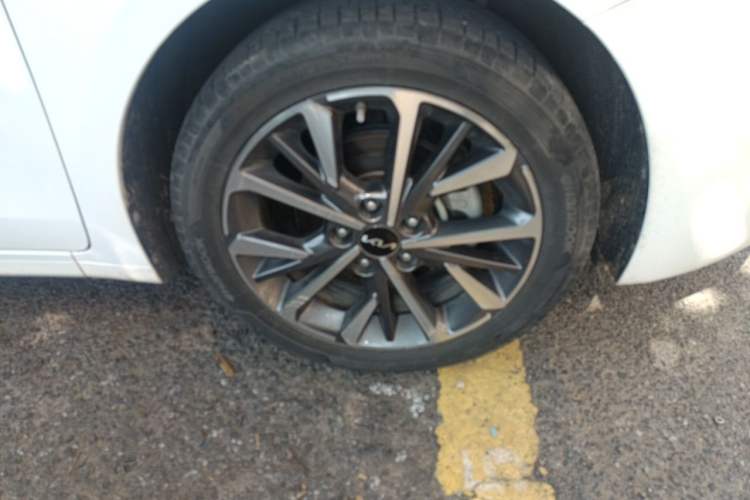 Used Kia K3 2021 Revised 1.5L CVT Fashion Edition Right Front Wheel Hub