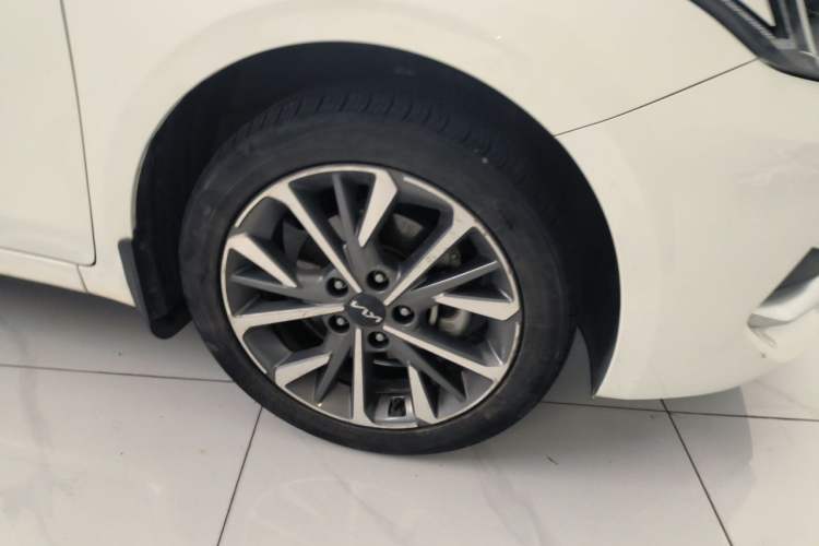 Used Kia K3 2021 Revised 1.5L CVT Fashion Edition Right Front Wheel Hub