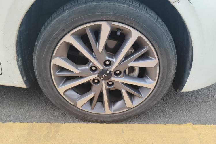 Used Kia K3 2021 Revised 1.5L CVT Fashion Edition Right Front Wheel Hub