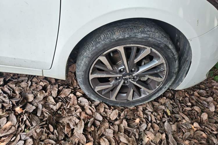 Used Kia K3 2021 Revised 1.5L CVT Fashion Edition Right Front Wheel Hub