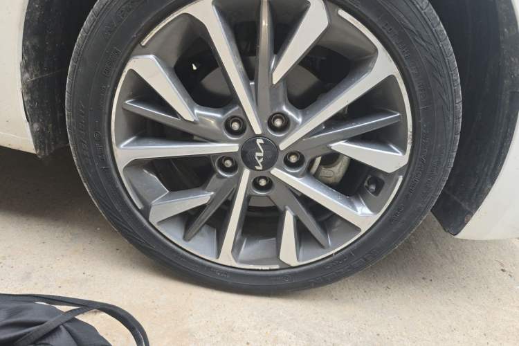 Used Kia K3 2021 Revised 1.5L CVT Fashion Edition Right Front Wheel Hub