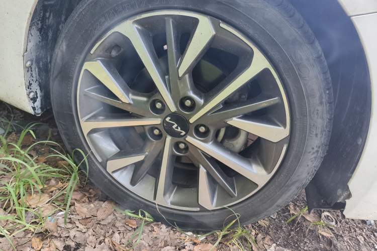 Used Kia K3 2021 Revised 1.5L CVT Fashion Edition Right Front Wheel Hub