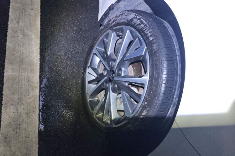 Used Kia K3 2021 Revised 1.5L CVT Fashion Edition Right Front Wheel Hub