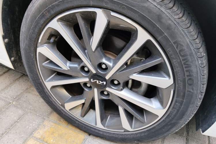 Used Kia K3 2021 Revised 1.5L CVT Fashion Edition Right Front Wheel Hub