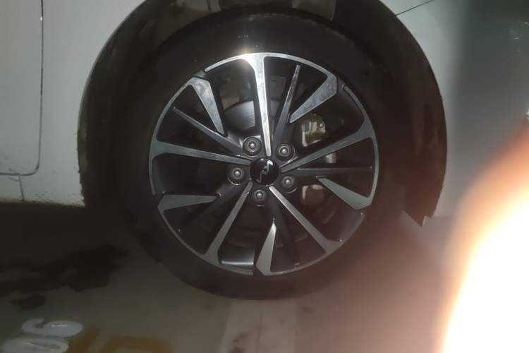 Used Kia K3 2021 Revised 1.5L CVT Fashion Edition Right Front Wheel Hub