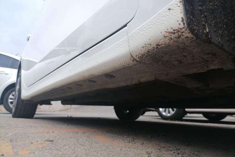 Used Kia K3 2021 Revised 1.5L CVT Fashion Edition Right Side Sill