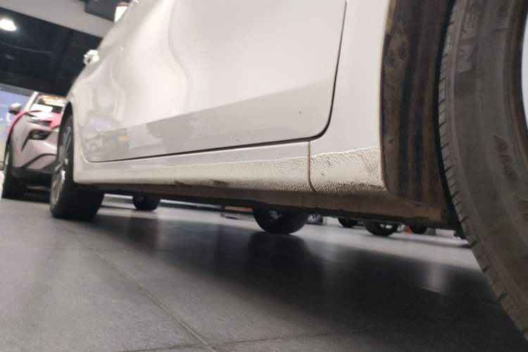 Used Kia K3 2021 Revised 1.5L CVT Fashion Edition Right Side Sill