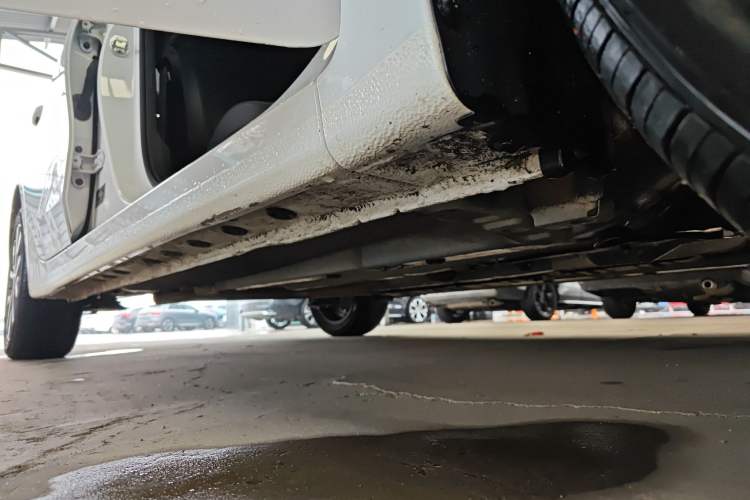 Used Kia K3 2021 Revised 1.5L CVT Fashion Edition Right Side Sill