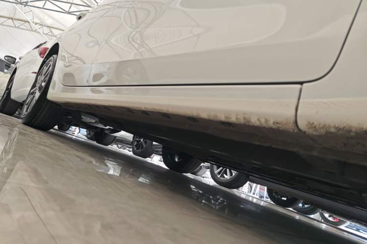 Used Kia K3 2021 Revised 1.5L CVT Fashion Edition Right Side Sill