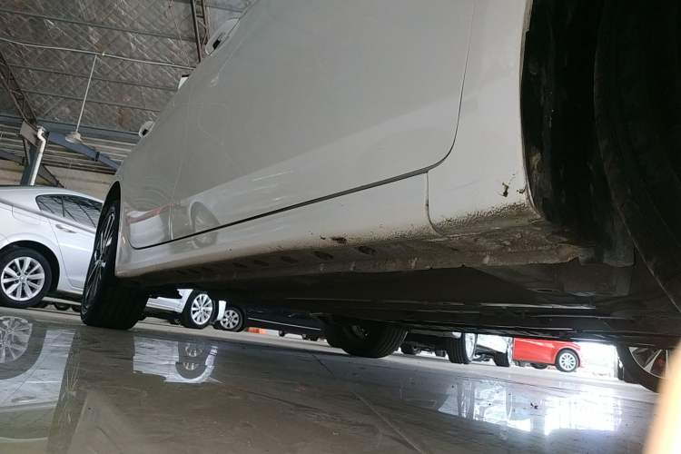 Used Kia K3 2021 Revised 1.5L CVT Fashion Edition Right Side Sill