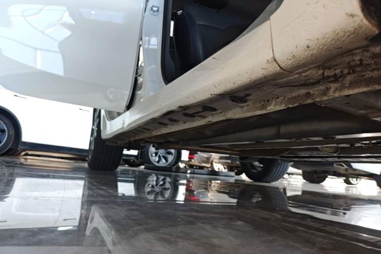 Used Kia K3 2021 Revised 1.5L CVT Fashion Edition Right Side Sill