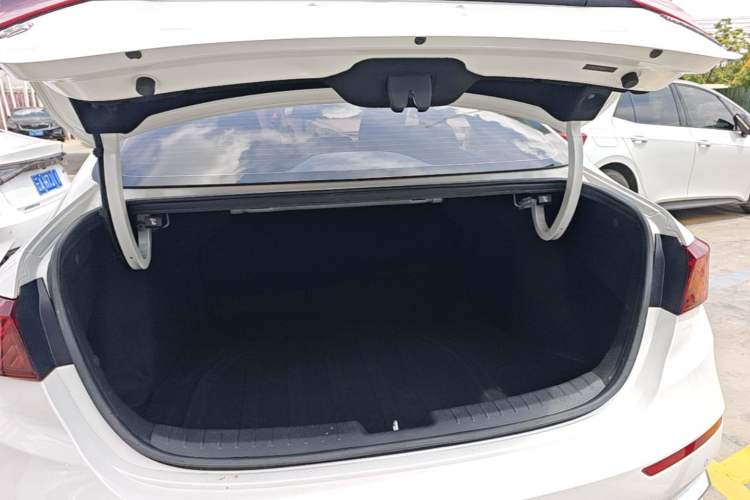 Used Kia K3 2021 Revised 1.5L CVT Fashion Edition Trunk