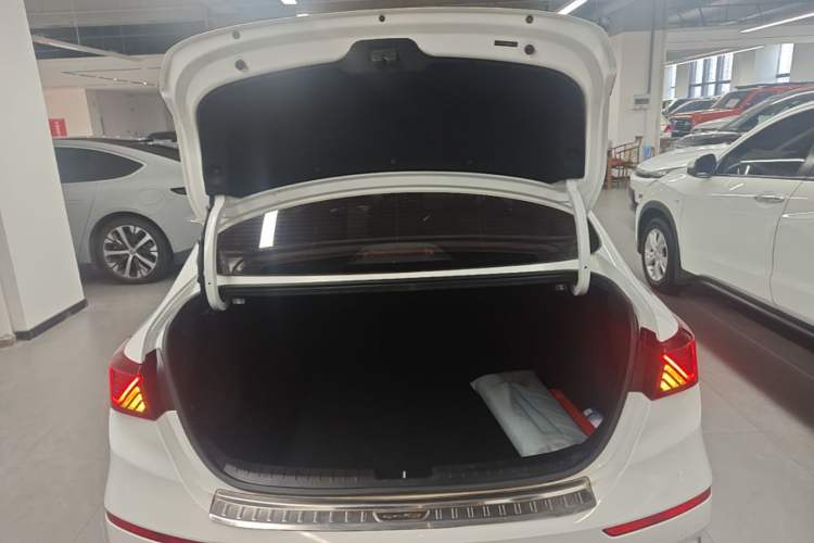 Used Kia K3 2021 Revised 1.5L CVT Fashion Edition Trunk