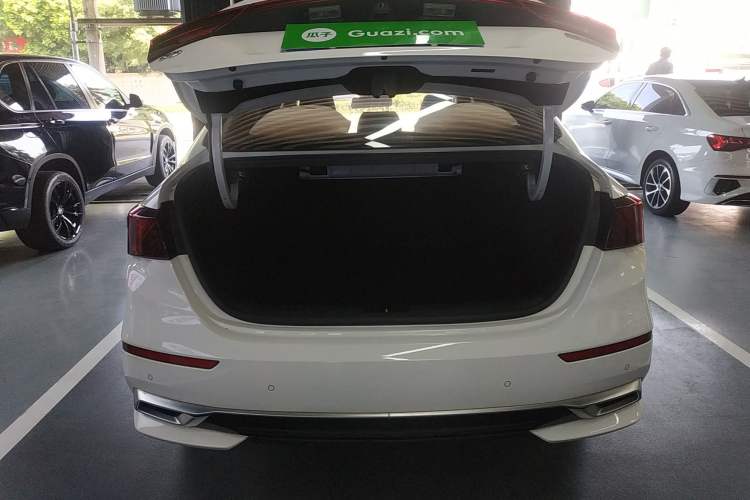 Used Kia K3 2021 Revised 1.5L CVT Fashion Edition Trunk
