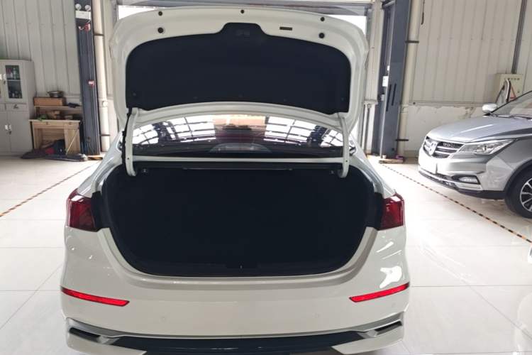 Used Kia K3 2021 Revised 1.5L CVT Fashion Edition Trunk