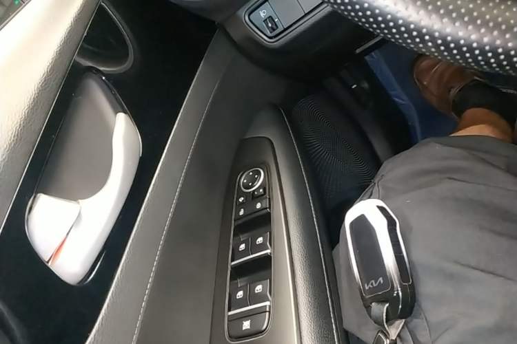 Used Kia K3 2021 Revised 1.5L CVT Fashion Edition Vehicle Key