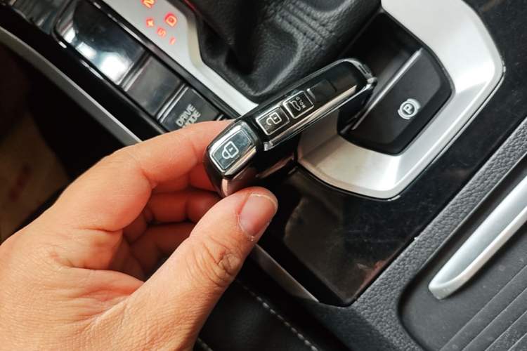 Used Kia K3 2021 Revised 1.5L CVT Fashion Edition Vehicle Key