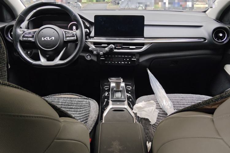 Used Kia K3 2023 1.4T DCT Prestige Luxury Edition Center Console