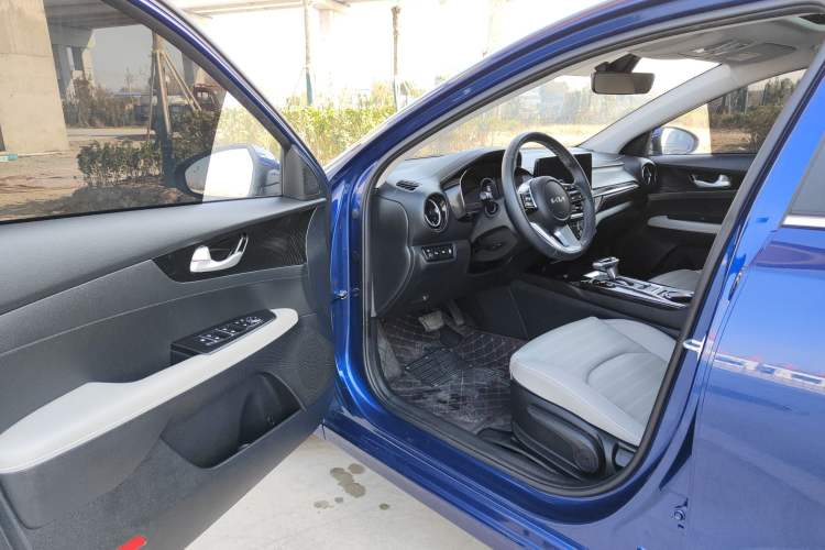 Used Kia K3 2023 1.5L CVT Luxury Edition Driver Seat