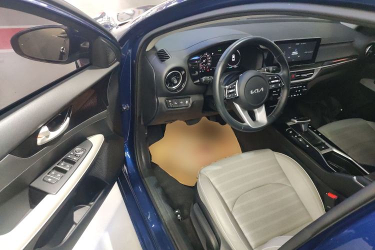 Used Kia K3 2023 1.5L CVT Luxury Edition Driver Seat