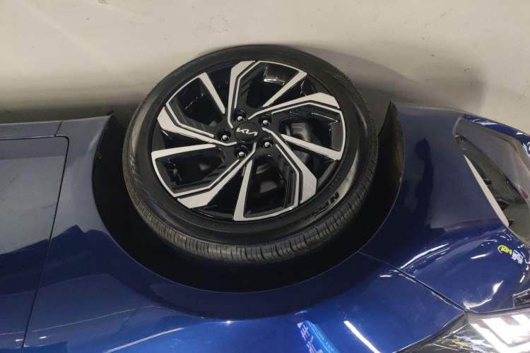 Used Kia K3 2023 1.5L CVT Luxury Edition Exterior 4