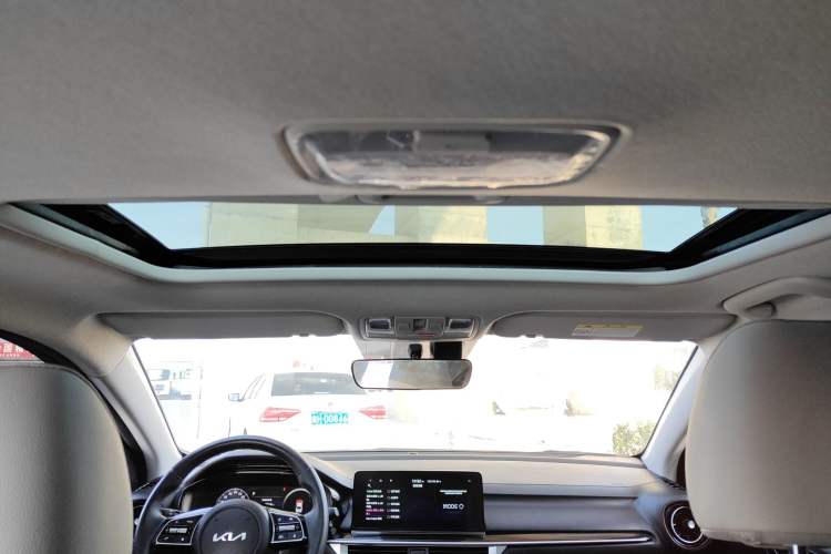 Used Kia K3 2023 1.5L CVT Luxury Edition Headliner