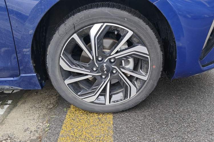 Used Kia K3 2023 1.4T DCT Prestige Luxury Edition Right Front Wheel Hub