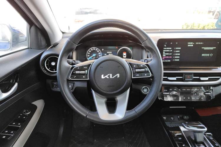 Used Kia K3 2023 1.5L CVT Luxury Edition Steering Wheel