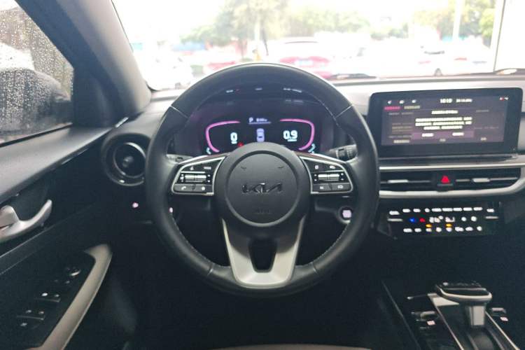 Used Kia K3 2023 1.5L CVT Luxury Edition Steering Wheel