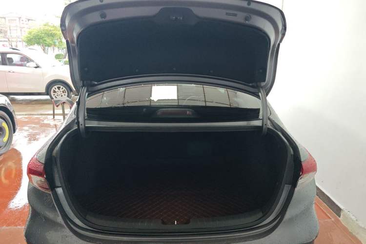 Used Kia K3 2023 1.5L CVT Luxury Edition Trunk