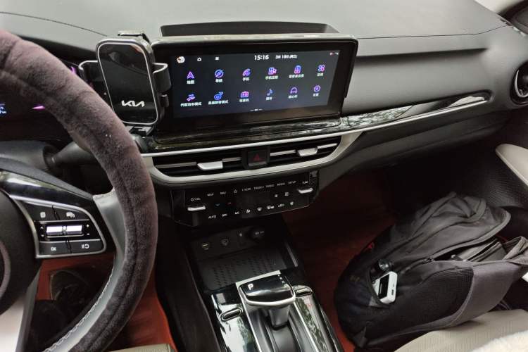 Used Kia K3 2023 1.5L CVT Luxury Edition Audio And AC Panel